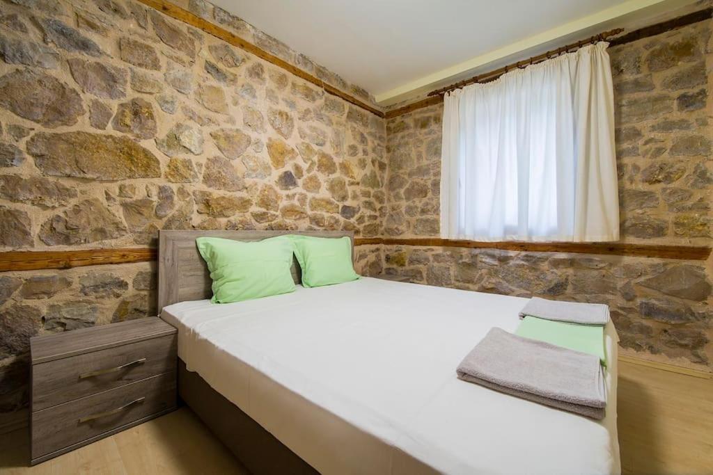 Вилла Petrini Spiti Пиргадикия Экстерьер фото