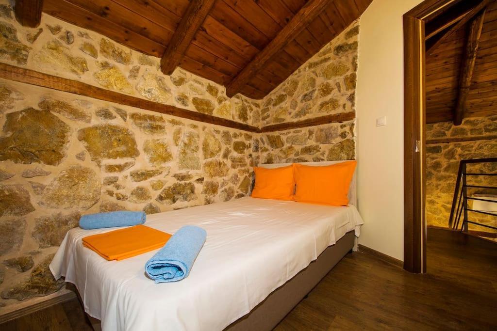 Вилла Petrini Spiti Пиргадикия Экстерьер фото