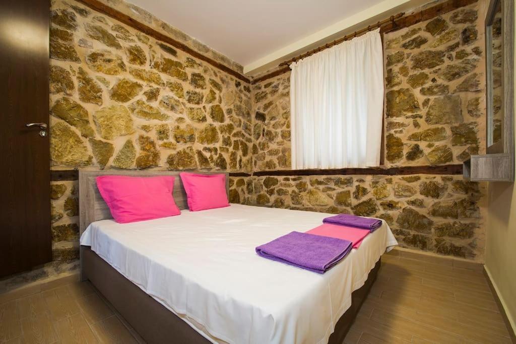 Вилла Petrini Spiti Пиргадикия Экстерьер фото