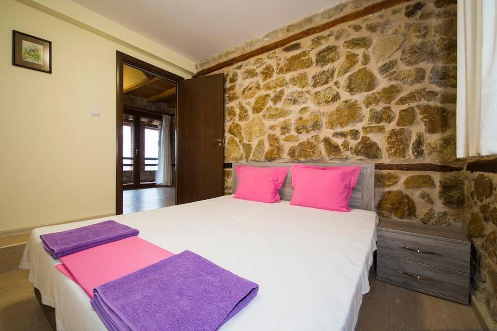 Вилла Petrini Spiti Пиргадикия Экстерьер фото