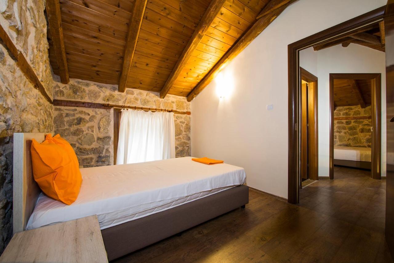 Вилла Petrini Spiti Пиргадикия Экстерьер фото